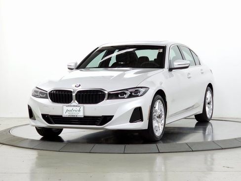 Used 2025 BMW 330i xDrive Sedan w/ Convenience Package image 4