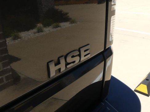 Used 2015 Land Rover LR4 HSE AWD/4WD image 38