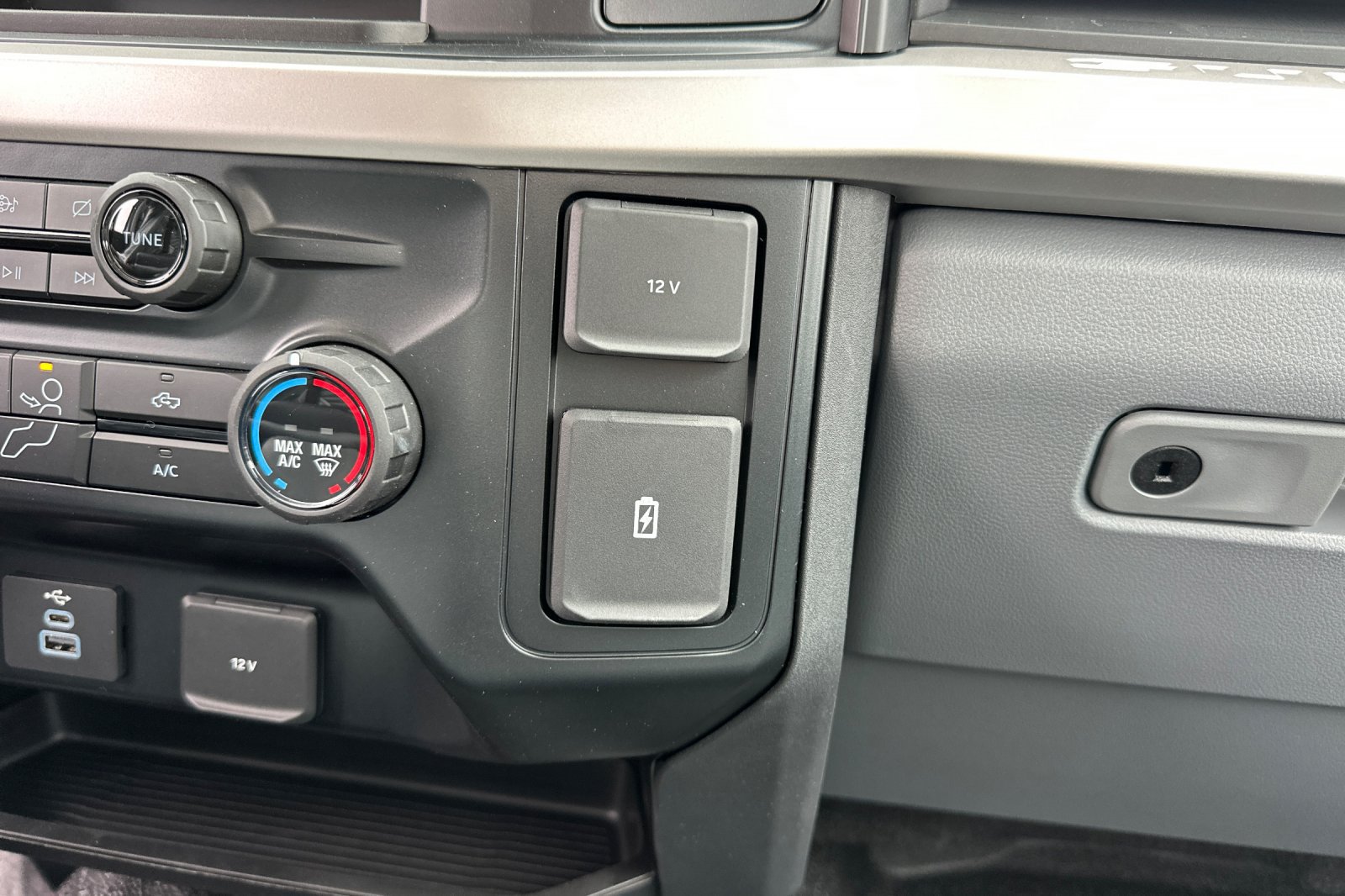 New 2024 Ford F550 2WD Regular Cab Super Duty image 23
