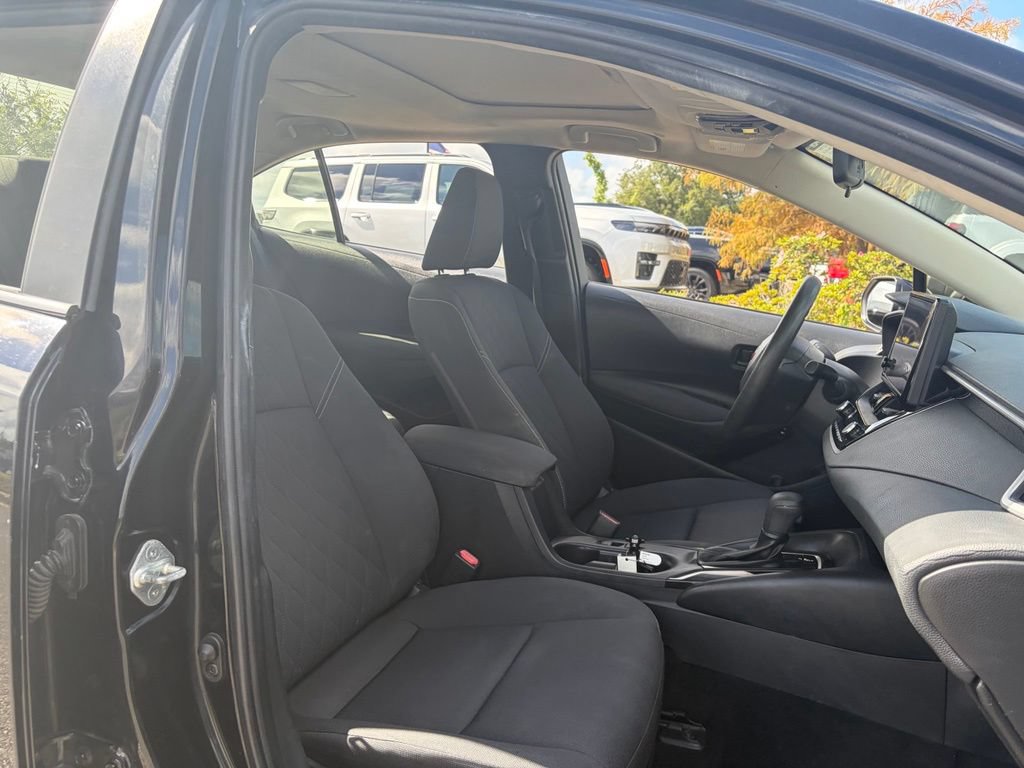 Used 2023 Toyota Corolla LE FWD image 39