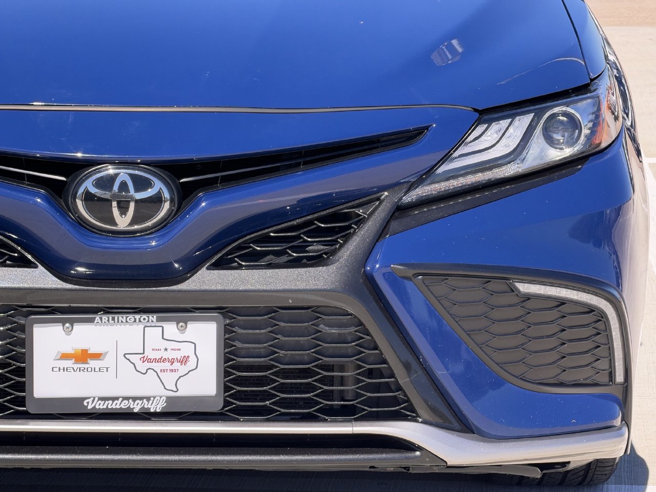Used 2024 Toyota Camry XSE FWD image 8