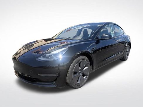 Used 2023 Tesla Model 3 Standard Range RWD image 7