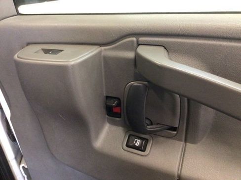 Used 2018 GMC Savana 2500 w/ Driver Convenience Package RWD image 8