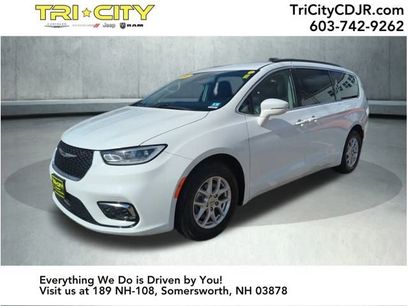 Used 2022 Chrysler Pacifica Touring-L