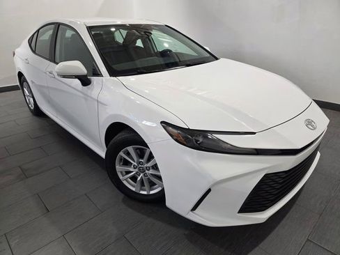 Used 2026 Toyota Camry LE FWD image 7
