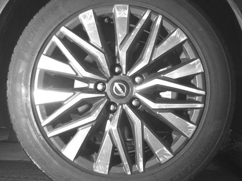 Used 2025 Nissan Altima 2.5 SV FWD image 13