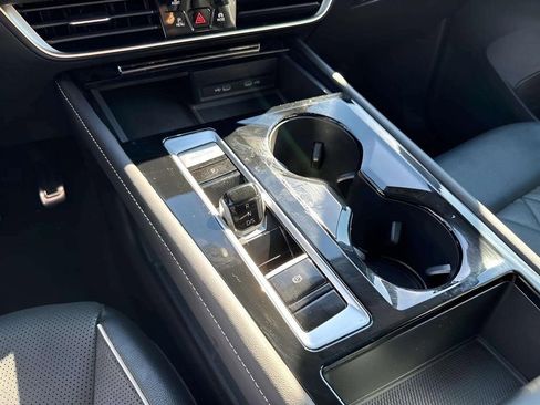 Used 2024 Volkswagen Atlas SEL Premium R-Line image 19