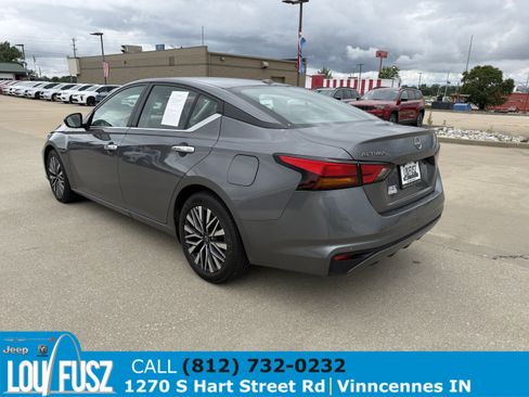 Used 2025 Nissan Altima 2.5 SV FWD image 7