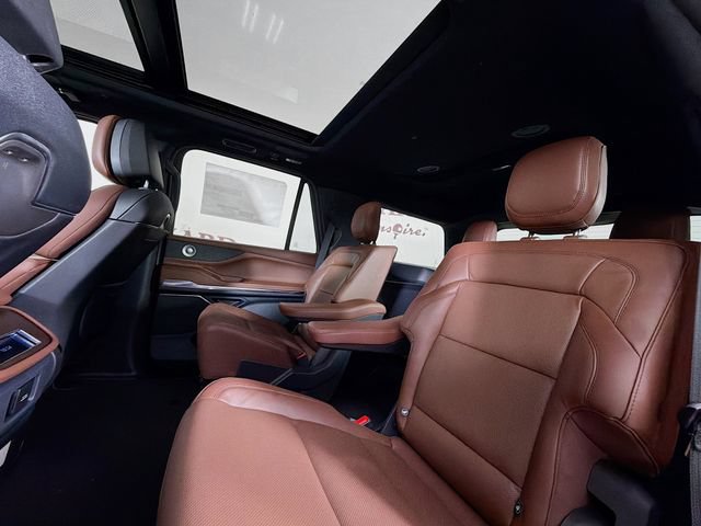 New 2026 Lincoln Navigator Reserve AWD/4WD image 26