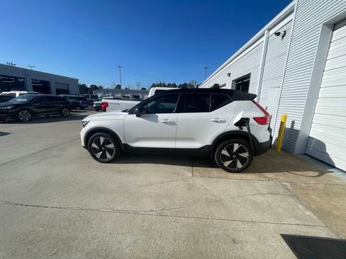 Used 2024 Volvo XC40 Recharge Plus w/ Protection Package Premier image 8