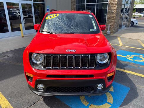 Used 2019 Jeep Renegade Latitude w/ Cold Weather Group AWD/4WD image 10