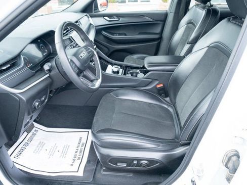 Certified 2023 Jeep Grand Cherokee L Laredo image 15