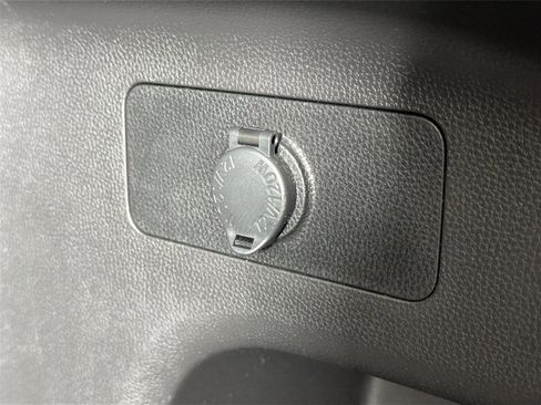 Used 2021 Toyota RAV4 XLE FWD image 45