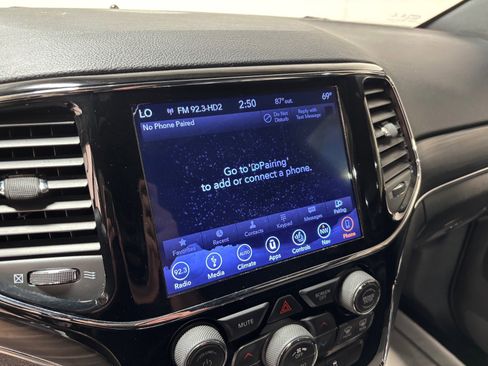 Used 2019 Jeep Grand Cherokee Limited AWD/4WD image 17