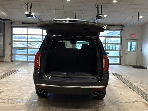 Used 2023 GMC Yukon Denali image 16