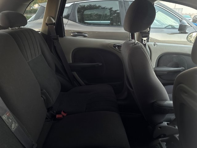 Used 2005 Chrysler PT Cruiser Touring FWD image 4