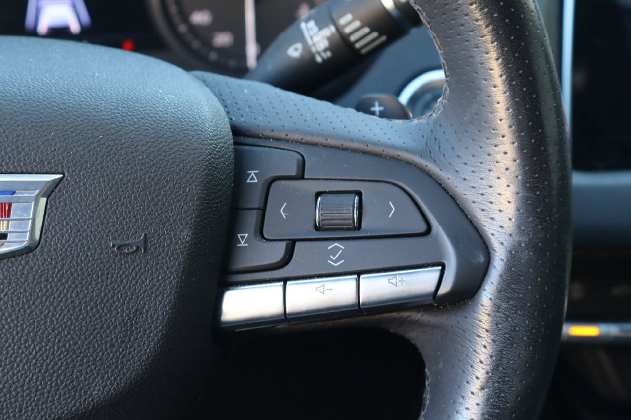Used 2022 Cadillac XT4 Sport FWD image 14