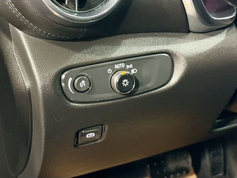 Used 2020 Chevrolet Blazer LT image 11