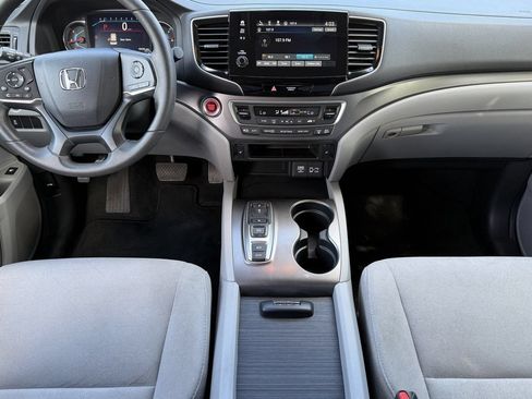 Used 2021 Honda Pilot EX image 10