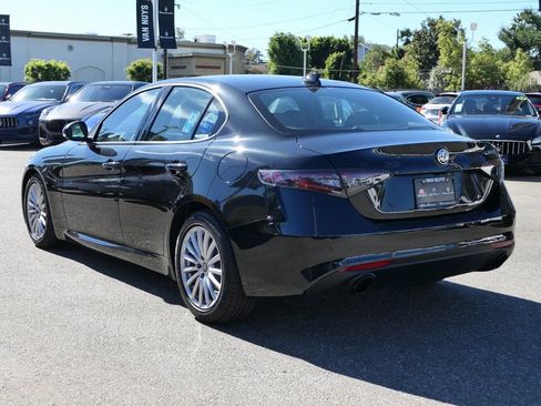 New 2024 Alfa Romeo Giulia Sprint image 2