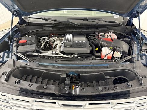 Used 2025 GMC Yukon Denali w/ Advanced Technology Package AWD/4WD image 31