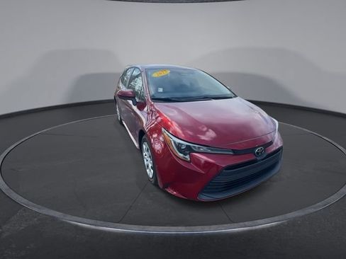 Used 2023 Toyota Corolla LE image 3