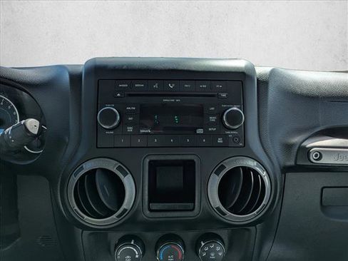 Used 2015 Jeep Wrangler Unlimited Sport w/ Connectivity Group image 13