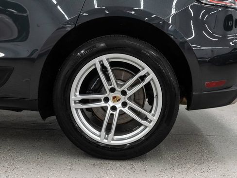 Used 2023 Porsche Macan AWD/4WD image 31