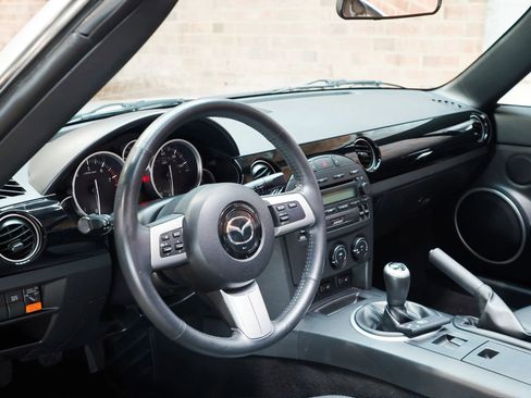 Used 2007 MAZDA MX-5 Miata Grand Touring w/ Premium Pkg RWD image 44