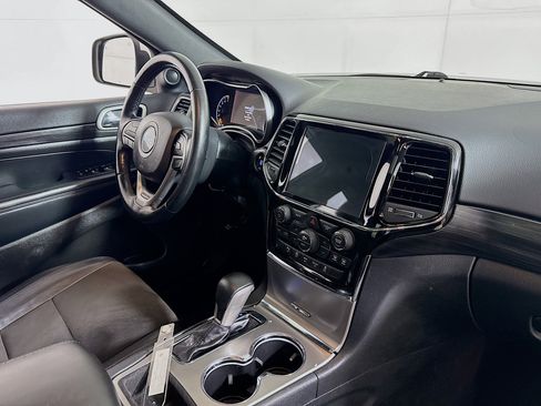 Used 2020 Jeep Grand Cherokee Altitude image 29