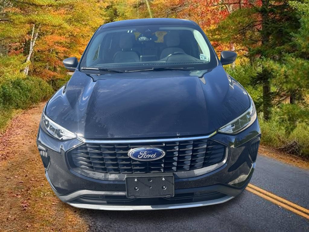 Used 2025 Ford Escape Active AWD/4WD image 9
