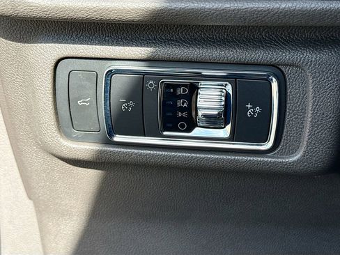 Used 2022 Lincoln Corsair Reserve w/ Equipment Group 201A image 37