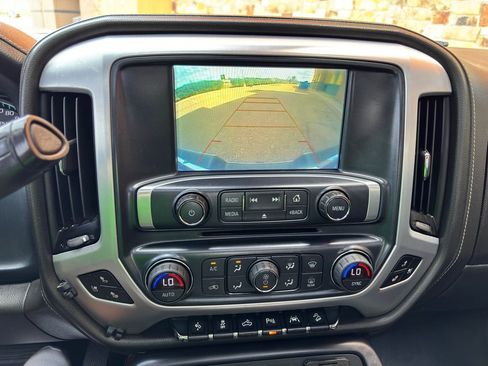 Used 2018 GMC Sierra 1500 SLT image 38