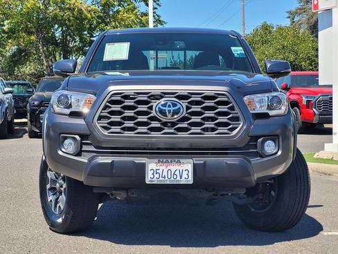 Certified 2023 Toyota Tacoma TRD Off-Road w/ Advanced Technology Package AWD/4WD image 3