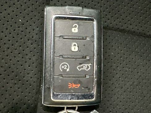 Used 2023 Jeep Grand Cherokee Altitude image 17