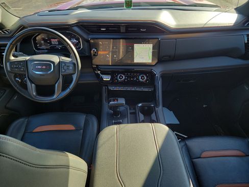 Used 2024 GMC Sierra 1500 AT4 w/ Technology Package image 9
