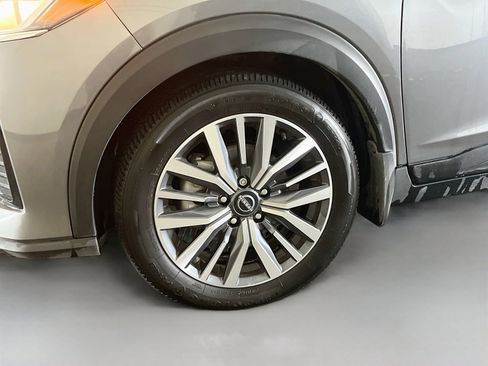 Used 2024 Nissan Kicks SV FWD image 27