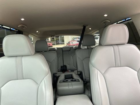 Used 2025 Honda Pilot EX-L image 18