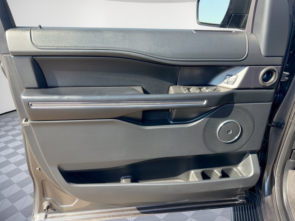 Used 2021 Ford Expedition Max XLT RWD image 14