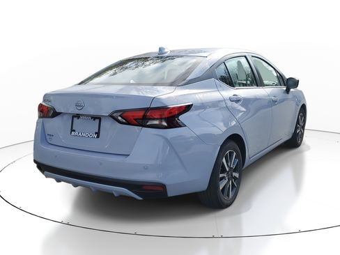 Certified 2025 Nissan Versa SV image 7