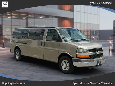Used 2007 Chevrolet Express 3500 Extended Passenger w/ LT Preferred Equipment Group RWD image 2