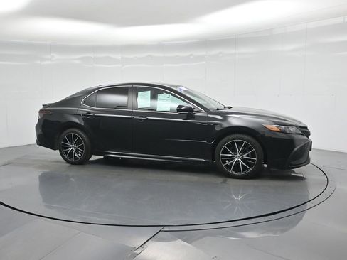Used 2022 Toyota Camry SE image 24