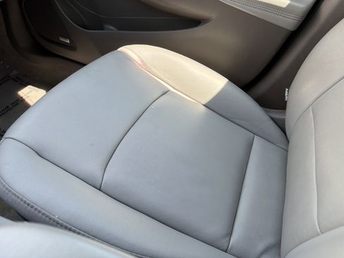 Used 2017 Chevrolet Malibu LT w/ Leather Package FWD image 29