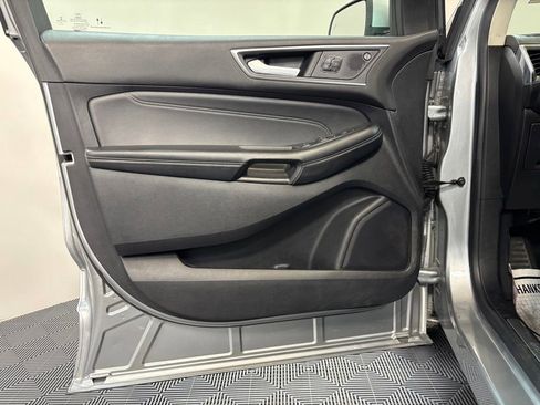 Used 2022 Ford Edge Titanium AWD/4WD image 25