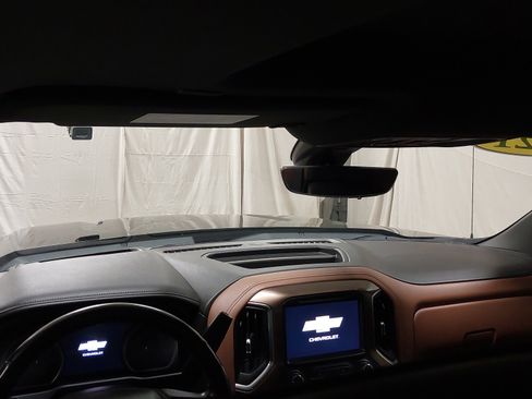 Used 2021 Chevrolet Silverado 1500 High Country w/ Technology Package image 26