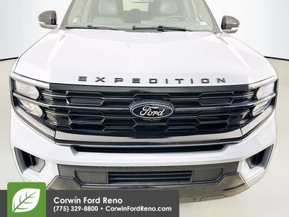 New 2026 Ford Expedition Max Platinum w/ Stealth Appearance Package