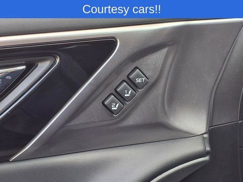 Used 2025 Subaru Outback Limited AWD/4WD image 12