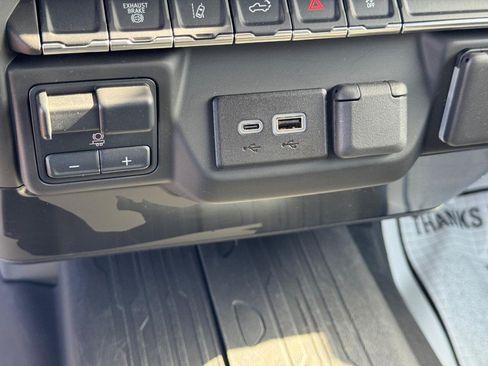 Certified 2025 GMC Sierra 3500 Pro w/ Convenience Package AWD/4WD image 19