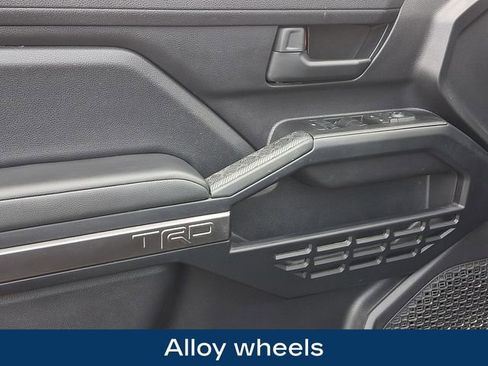 Used 2025 Toyota 4Runner TRD Off-Road image 16