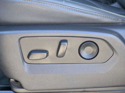 Used 2025 GMC Sierra 1500 SLT AWD/4WD image 22